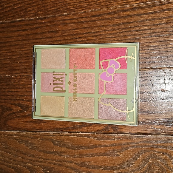 Pixi Hello Kitty glow pallete - Picture 1 of 7